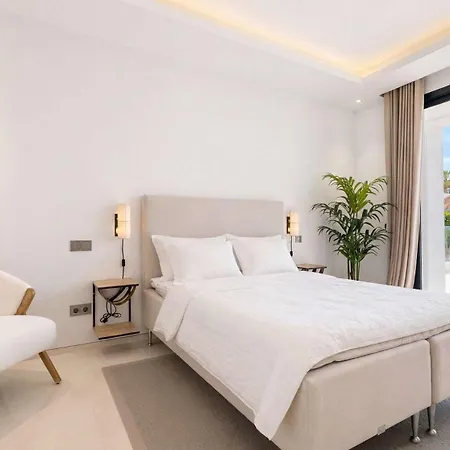 Altos Puente Private Pool Rooftop Jacuzzi Gym Villa